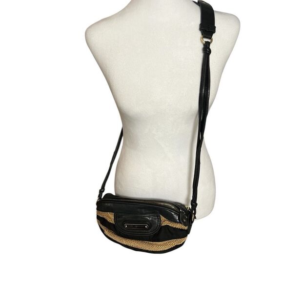 RARE Vintage Y2K Juicy Couture Black
PU and Straw barrel bag Crossbody - Picture 13 of 14